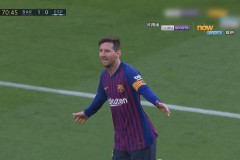 西甲联赛焦点战：阿尔瓦雷斯双响，西班牙人2-1逆转马竞