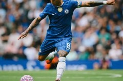 切尔西前锋转会传闻：曼联引援目标争夺战爆发
