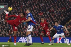 英超焦点战：伯恩利主场迎利物浦，保级队阻击争冠豪门的生死较量