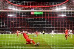 西甲焦点战：马竞VS比利亚雷亚尔，球员对决与比赛预测